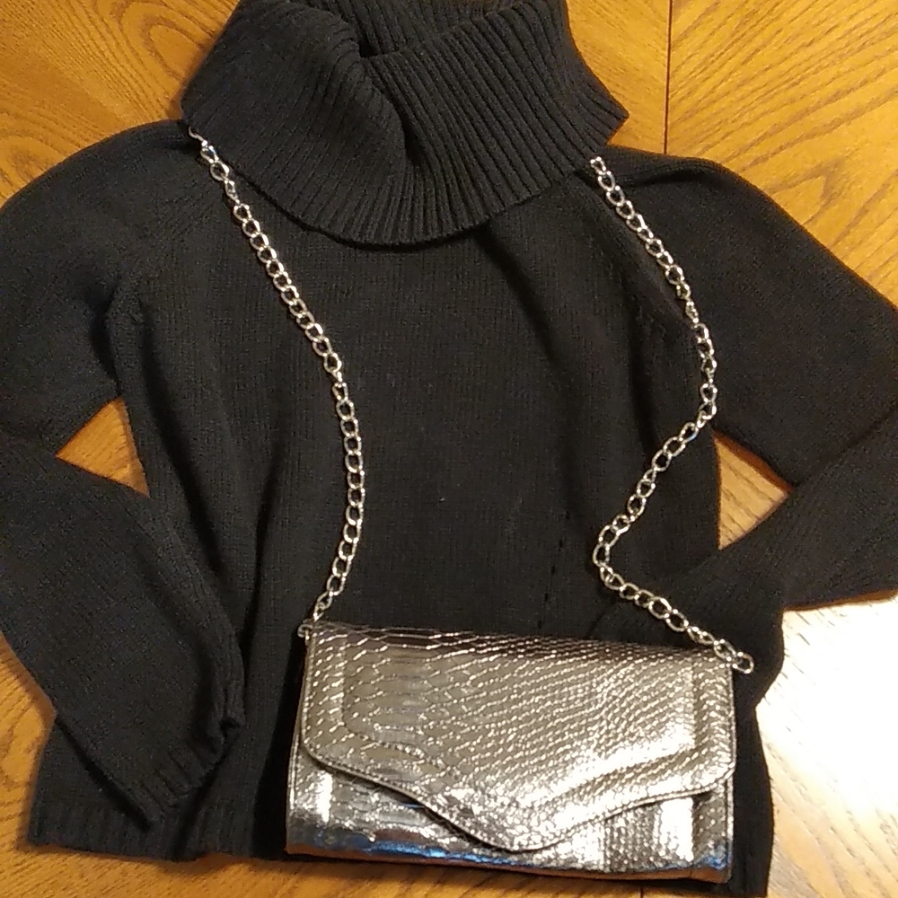 Laura Metallic Evening Clutch - Picture 7 of 8
